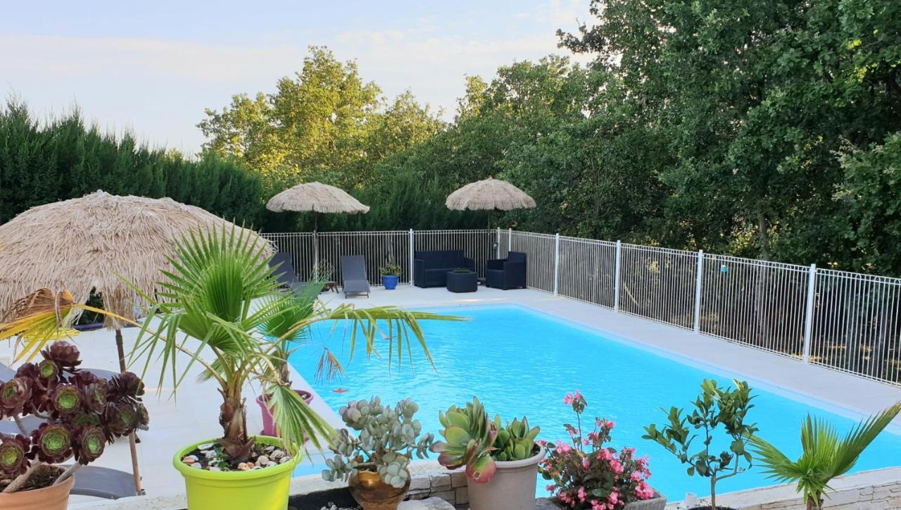 Le Clos Du Grand Chene - Gites 4 Etoiles - Saint-Marcel-d'Ardeche Exterior photo