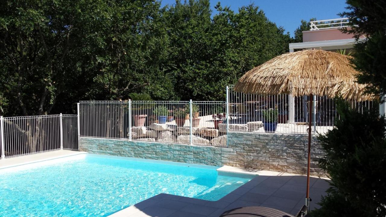 Le Clos Du Grand Chene - Gites 4 Etoiles - Saint-Marcel-d'Ardeche Exterior photo